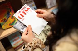 Sách ngoại văn có rẻ hơn sách Việt?
