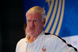 Deschamps: 'Tôi không thể trả lời cả 50 câu hỏi'