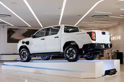 Lý do chưa thể sớm có Toyota Hilux PHEV