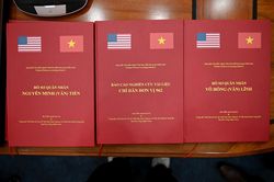 TP.HCM tiếp nhận hồ sơ chôn cất 21 liệt sĩ và kỷ vật quý từ đại học Mỹ