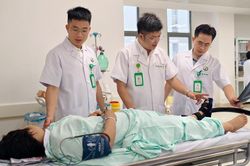 Tiếp nhận ca cấp cứu và thực hiện phẫu thuật đầu tiên tại Bệnh viện Hữu nghị Việt Đức cơ sở Ninh Bình