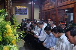 Tri ân các liệt sĩ Đại đội Pháo binh 45 tại 'tọa độ lửa' Bãi Dừa (Hà Tĩnh)