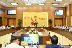 Tăng cường thu h&uacute;t đầu tư cho hoạt động dầu kh&iacute;