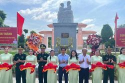 Khánh thành tượng đài Bác Hồ với chiến sĩ Bộ đội Biên phòng