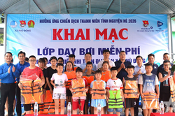 Xã Phù Đổng (TP Hà Nội) mở lớp dạy bơi miễn phí cho thanh thiếu nhi
