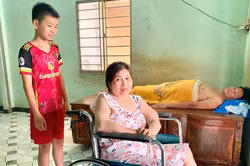 Biến cố liên tiếp ập xuống vợ chồng nghèo