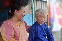 Gần 60 năm giữ trọn ước hẹn ng&agrave;y đo&agrave;n tụ