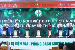Ph&aacute;t triển mạng lưới kh&aacute;m chữa bệnh theo hướng hiện đại, đồng bộ v&agrave; hiệu quả