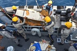 T&igrave;m thấy mảnh vỡ m&aacute;y bay mất t&iacute;ch ngo&agrave;i khơi bờ biển Pakistan