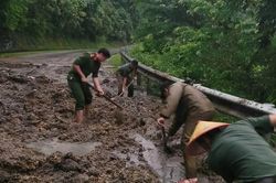 Mưa lớn gây sạt lở nhiều nơi ở miền núi phía Bắc