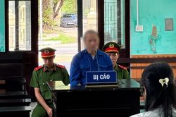 Kẻ bẻ gãy 'Ngai vua triều Nguyễn' lĩnh hơn 40 tháng tù