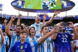 Cơn lốc Messi Mania 'c&agrave;n qu&eacute;t' World Cup 2026: Khi người h&acirc;m mộ kh&ocirc;ng muốn bỏ lỡ chương cuối của một huyền thoại