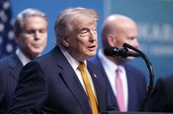 Xung đột Mỹ-Iran: Tổng thống Trump tiết lộ h&agrave;nh động của Tehran giữa l&uacute;c hứng chịu loạt kh&ocirc;ng k&iacute;ch, Israel theo d&otilde;i s&aacute;t
