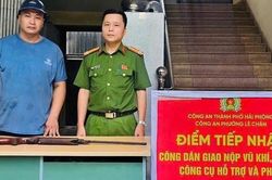 Hải Ph&ograve;ng: Li&ecirc;n tiếp vận động người d&acirc;n giao nộp vũ kh&iacute;, vũ kh&iacute; th&ocirc; sơ