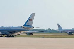 Tổng thống Mỹ Trump bất ngờ dừng sử dụng chuyên cơ Qatar tặng