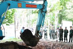 Phát hiện thêm 5 bộ hài cốt liệt sĩ và 2 bộ di vật tại Công viên Lê Thị Riêng