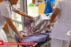 Sản phụ sinh con trên xe đặc chủng của CSGT Quảng Ninh