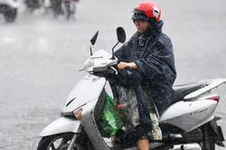 Dự báo thời tiết 9/7/2026: Miền Bắc mưa lớn cục bộ, Trung Bộ nắng nóng kéo dài