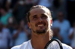 Zverev dứt mạch toàn thua Fritz, thẳng tiến bán kết Wimbledon