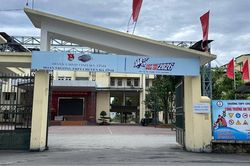 Hiệu trưởng trường THPT chuyên nói về phòng thi có 15/22 điểm 10 môn Toán