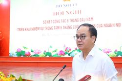 Hơn 2 triệu c&aacute;n bộ, c&ocirc;ng chức, vi&ecirc;n chức được tăng lương cơ sở
