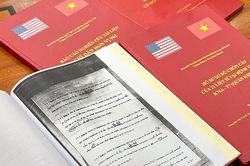TPHCM tiếp nhận sơ đồ chôn cất 21 liệt sĩ từ nhóm nghiên cứu của đại học Mỹ