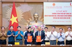 Thể chế không thể xây dựng từ tư duy 'bàn giấy'