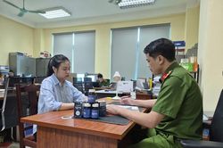 Rao b&aacute;n thực phẩm chức năng giả qua Facebook, người phụ nữ bị khởi tố