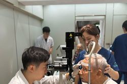 Kh&aacute;m bệnh v&agrave; tư vấn sức khỏe miễn ph&iacute; cho c&aacute;c thương binh, bệnh binh dịp 22/7