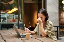 C&ocirc;ng thức hỗ trợ c&acirc;n bằng cơ thể trước mệt mỏi k&eacute;o d&agrave;i ở người trẻ