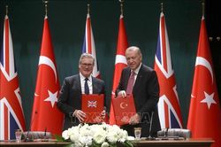 Món quà chia tay bất ngờ Tổng thống Erdogan tặng lãnh đạo các nước thành viên NATO