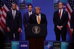 Tổng thống Trump chỉ rõ hai nhân tố quyết định sự hiện diện quân sự Mỹ ở châu Âu