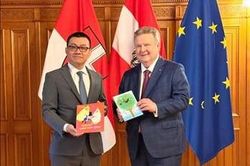 &Aacute;o: Thủ đ&ocirc; Vienna chia sẻ kinh nghiệm đ&ocirc; thị th&ocirc;ng minh, hỗ trợ cộng đồng người Việt