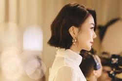 Siêu mẫu Thanh Hằng 'xuống tóc' gây bất ngờ