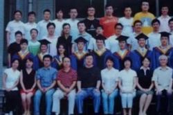 Mua chiếc máy ảnh cũ, cô gái bất ngờ tìm thấy hơn 100 bức ảnh đặc biệt