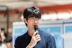 Sung Si Kyung bày tỏ mong muốn kết hôn ở tuổi 47