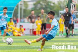 Cuộc đối đầu giữa 'Messi nh&iacute;' v&agrave; những cỗ m&aacute;y ghi b&agrave;n
