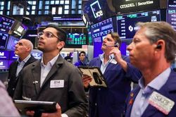 Dow Jones mất gần 600 điểm khi thỏa thuận Mỹ - Iran đứng trước nguy cơ đổ vỡ