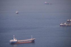 Mỹ tiếp tục không kích Iran