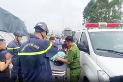 Công an Bắc Ninh kịp thời giải cứu 2 nạn nhân mắc kẹt sau tai nạn giao thông