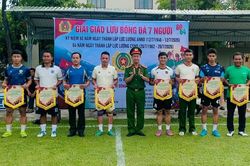Khai mạc giải bóng đá chào mừng ngày truyền thống lực lượng an ninh nhân dân