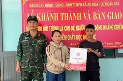 Lữ đoàn 572 bàn giao nhà ở cho gia đình chính sách