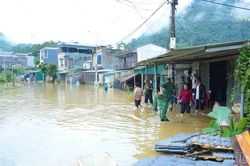 Chủ động ứng ph&oacute; với mưa lớn, lũ qu&eacute;t, mưa đ&aacute;, sạt lở tr&ecirc;n địa b&agrave;n tỉnh
