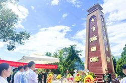 Đoàn Thanh niên phường Trung Tâm ra quân vệ sinh Di tích lịch sử Quốc gia Khu ủy Tây Bắc