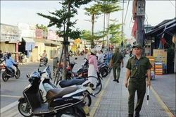 Phong Th&aacute;i lập lại trật tự đ&ocirc; thị