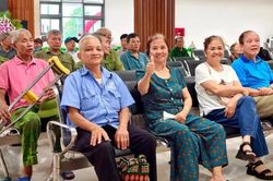 Gần 300 người có công được Bệnh viện Việt Đức khám sức khỏe miễn phí tại Ninh Bình