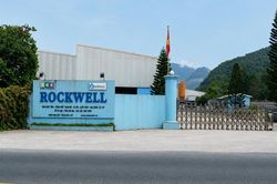 Rockwell thầm lặng 'nâng đỡ' tương lai