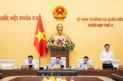 Thu h&uacute;t đầu tư trong v&agrave; ngo&agrave;i nước cho thăm d&ograve;, khai th&aacute;c dầu kh&iacute;