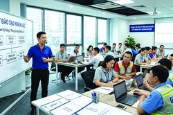Hướng tới nguồn nh&acirc;n lực chất lượng cao
