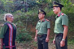 Những 'cánh tay nối dài' giữ bình yên nơi rẻo cao Trà Leng